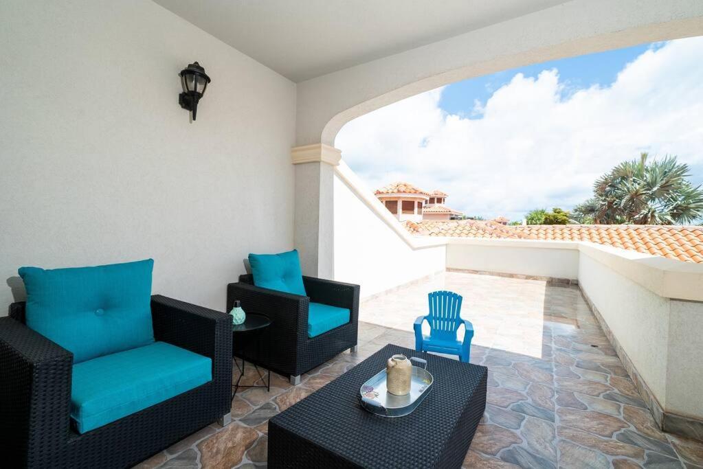 The Cottonwood House - Beach Villa Turtle Cove Esterno foto