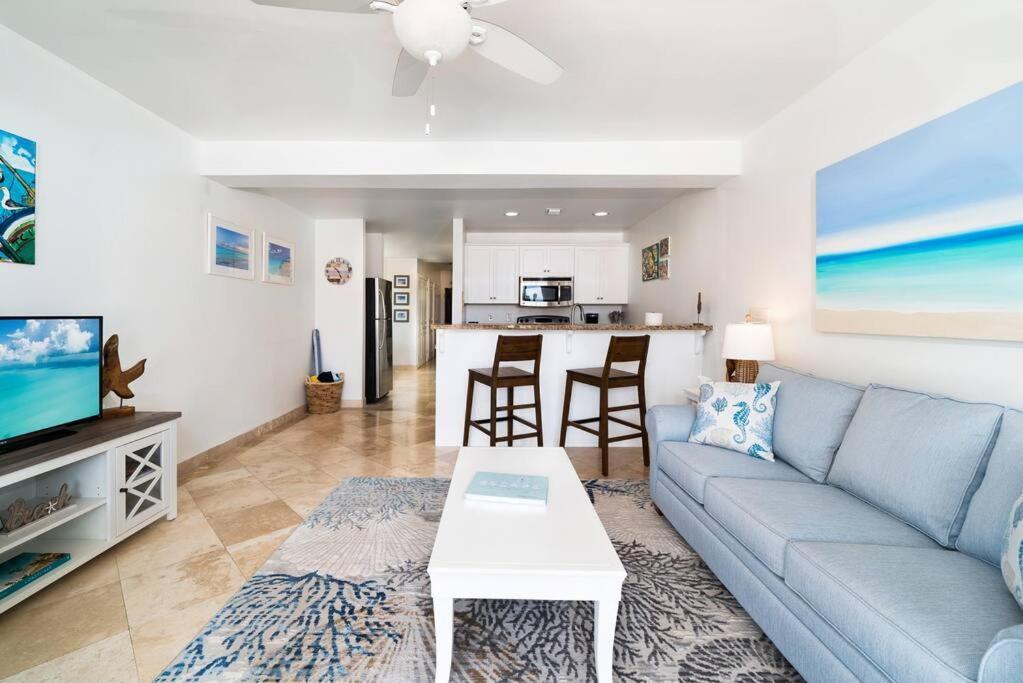The Cottonwood House - Beach Villa Turtle Cove Esterno foto